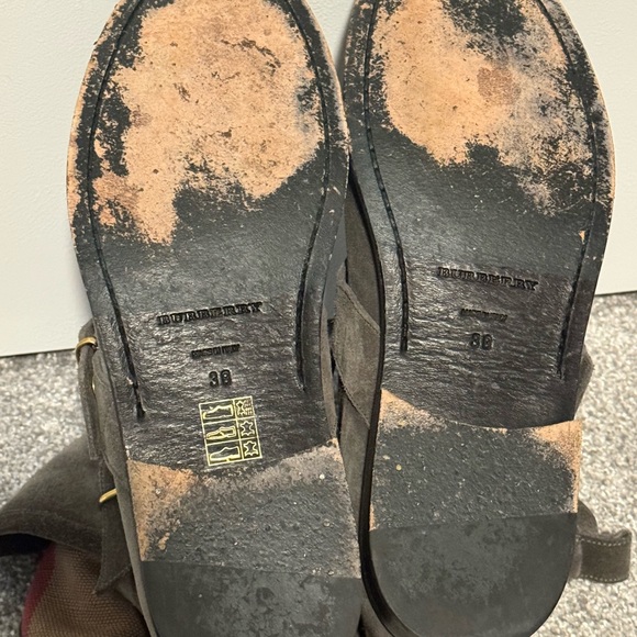 Burberry suede boot 💓 - Picture 8 of 11